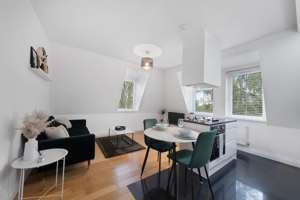Roomy One Bed Loft Apartment 彼索普斯托福 外观 照片